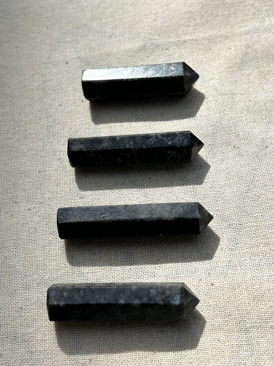 Indigo Gabbro Small point