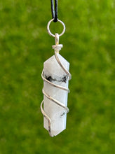 Load image into Gallery viewer, Moonstone Spiral Wrap Point Necklace
