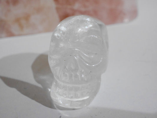 Mini quartz skull carving